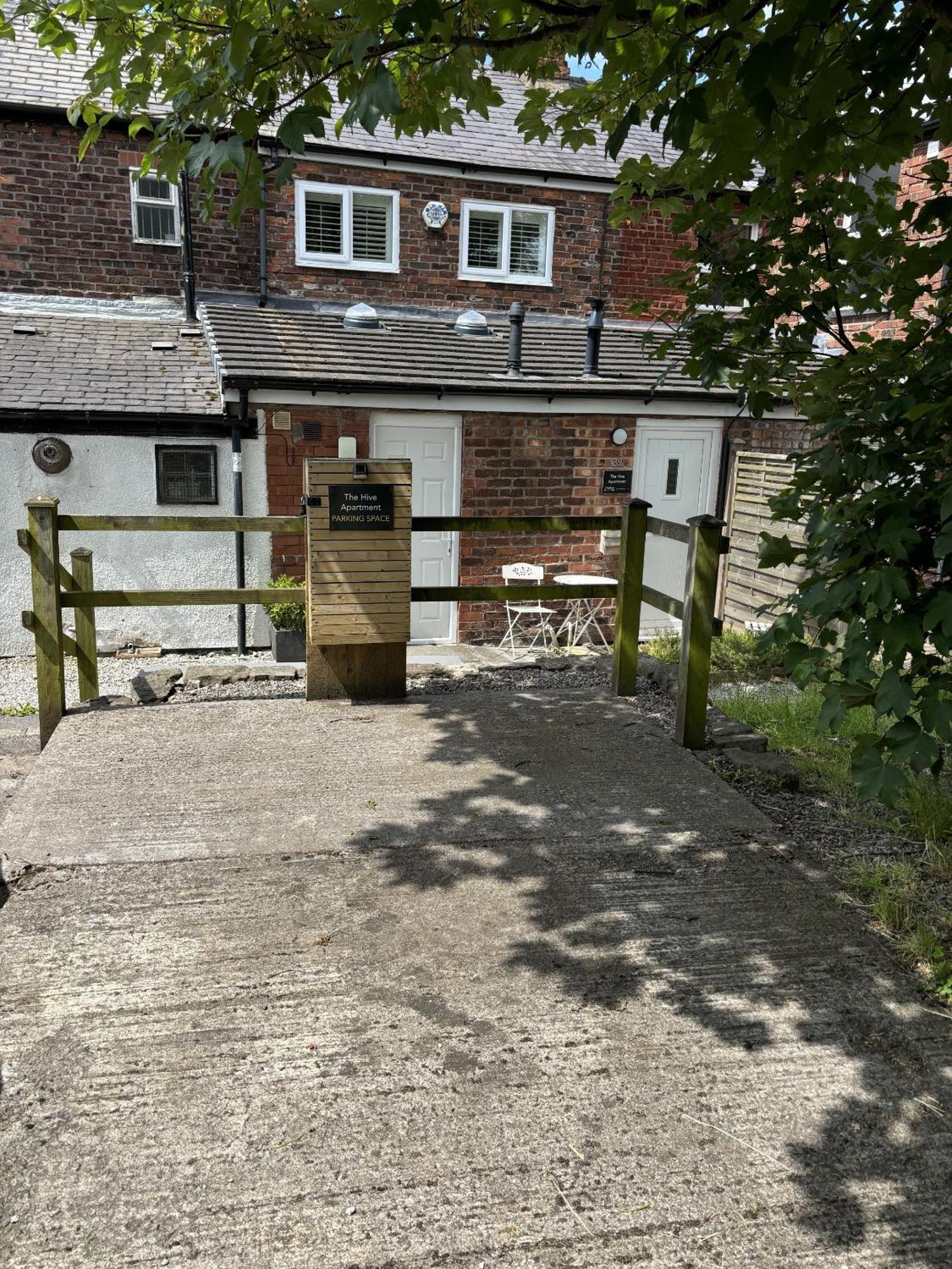 The Hive Apartment Marple Екстериор снимка